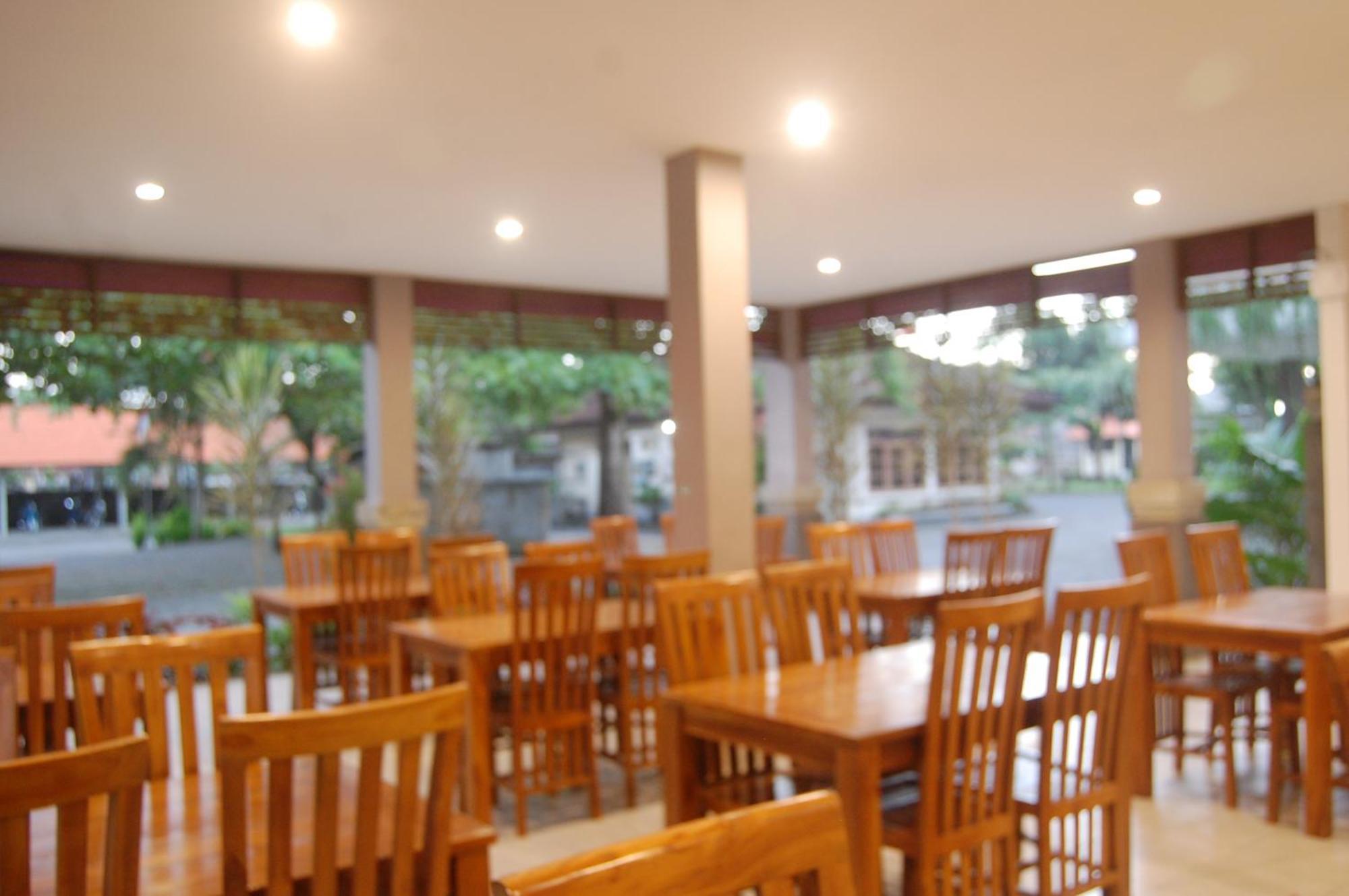 Hotel Dhyana Pura Kapal Bagian luar foto